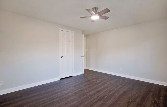 2 beds, 1 bath, 1,000 sqft, $1,050, Unit 5309 Blayne Dr