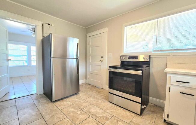 3 beds, 1 bath, $1,450