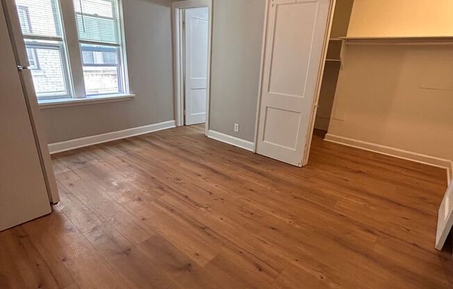 Studio, 1 bath, $800, Unit 114