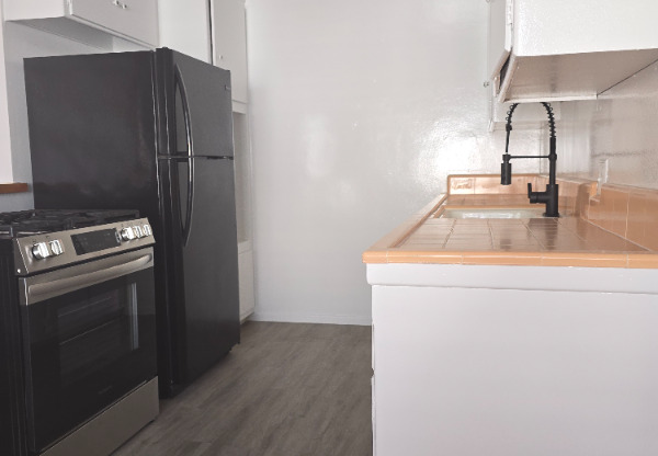 1150 MANHATTAN BCH BLVD