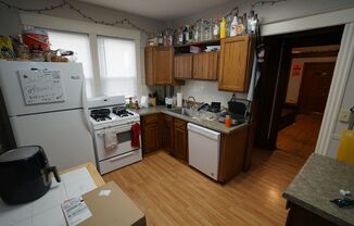 7 beds, 2 baths, $4,570, Unit 508