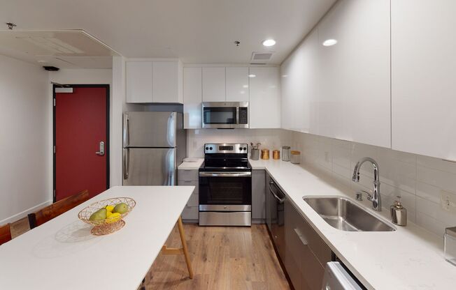 Studio, 1 bath, 616 sqft, $1,914.17, Unit L25