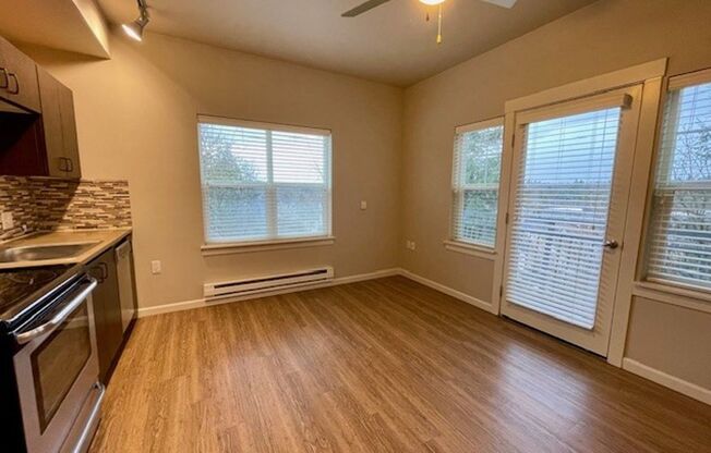 1 bed, 1 bath, 450 sqft, $1,199, Unit 409