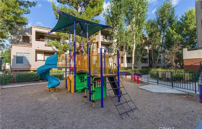 5500 OWENSMOUTH AVE