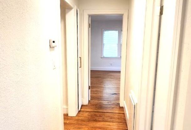 1 bed, 1 bath, 860 sqft, $975