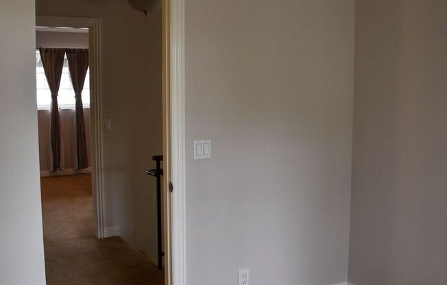 3 beds, 2.5 baths, $4,350, Unit # 11