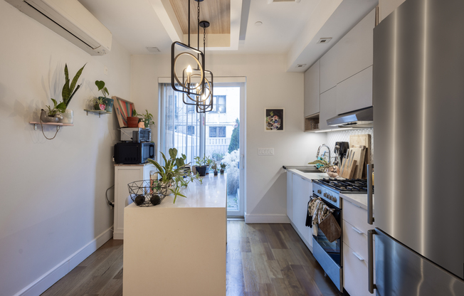 26 E 19 ST