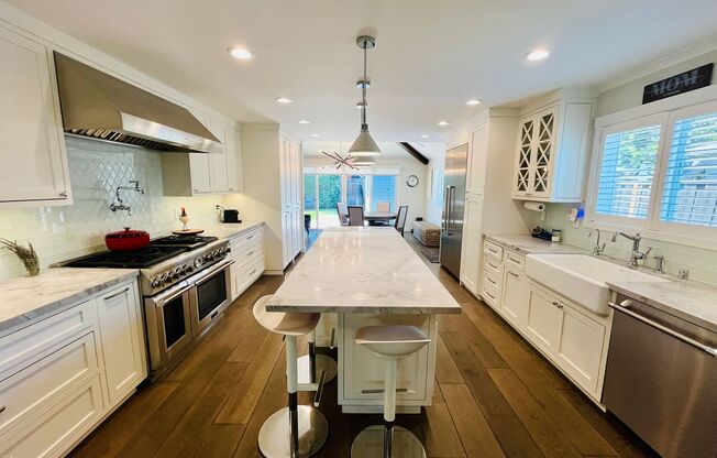 Stunning 3 Bed 2 Bath Downtown Sunnyvale with Bonus Room