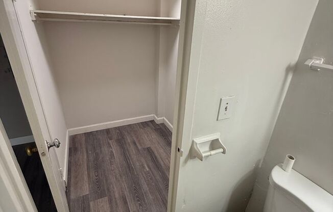 Studio, 1 bath, 400 sqft, $925, Unit #320