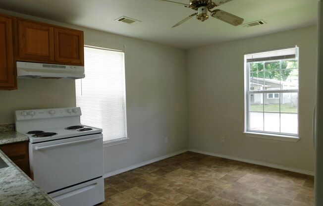 Cute 2 Bedroom 2 Bath House