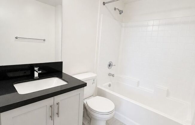 2 beds, 2 baths, 792 sqft, $2,795, Unit T206