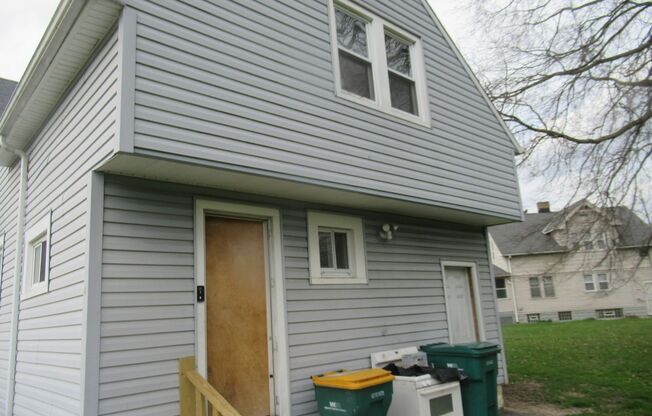 3 bedrooms, 1 bath + den!
