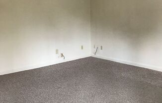 3 beds, 1 bath, $800