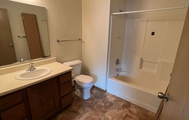 3 beds, 1 bath, 1,000 sqft, $1,030, Unit 102