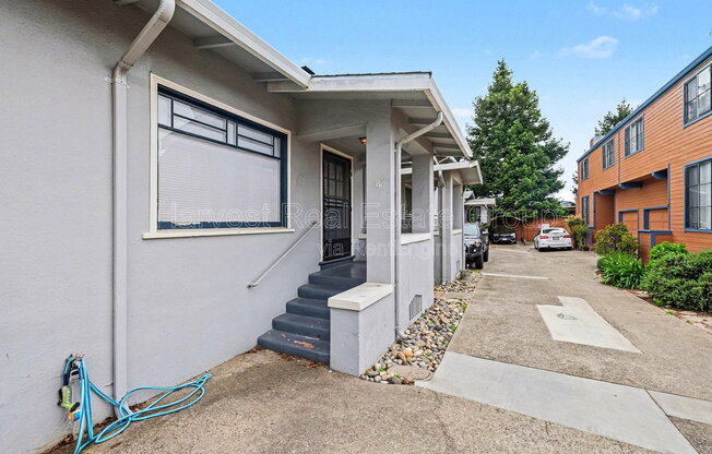 2156 Clinton Ave #3 - Lease up