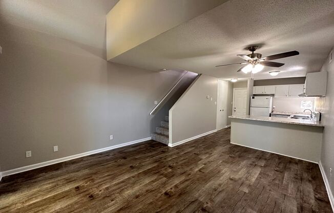 1 bed, 1 bath, 790 sqft, $1,195, Unit 148H