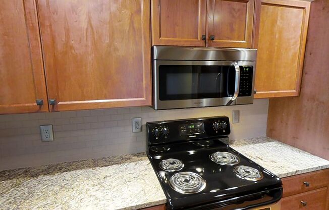 3 beds, 2 baths, 1,287 sqft, $2,189, Unit Q139