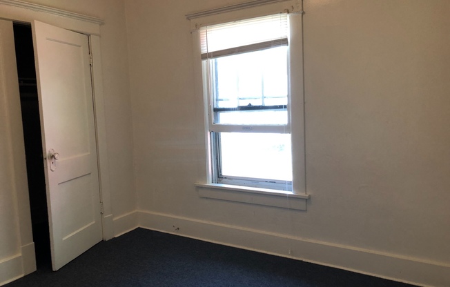 2 beds, 1 bath, $1,200