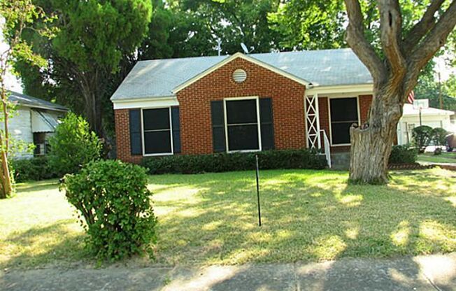 Lover's Lane Heights - 7414 Robin Rd.