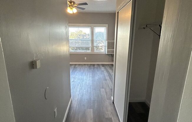 Studio, 1 bath, 451 sqft, $1,395, Unit INT-21