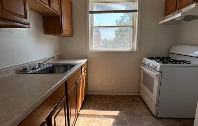 1 bed, 1 bath, 600 sqft, $1,100, Unit Unit A5