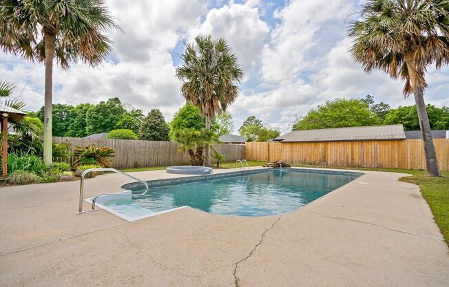 WELCOME TO REMINGTON ESTATES - AND A POOL!