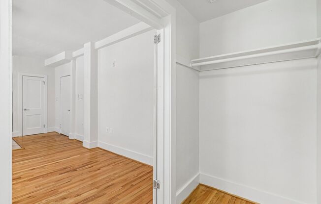 Studio, 1 bath, 450 sqft, $1,792, Unit 811-B7