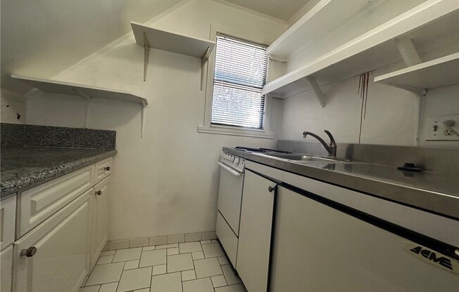 Studio, 1 bath, 400 sqft, $1,850