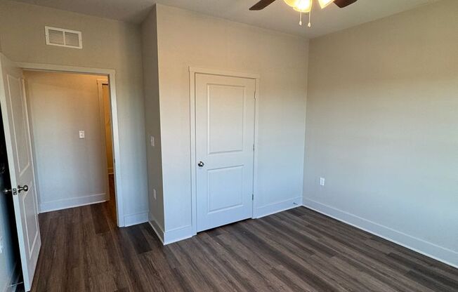 2 beds, 2 baths, 1,052 sqft, $1,090, Unit 121