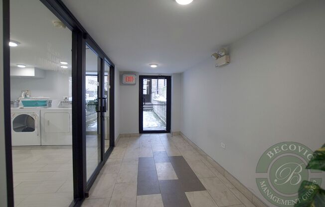Studio, 1 bath, 305 sqft, $1,550, Unit 202