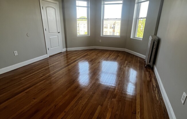 4 beds, 1 bath, $3,750, Unit 5