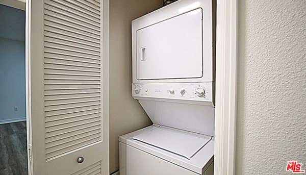 1 bed, 1 bath, 1,050 sqft, $3,100, Unit 426