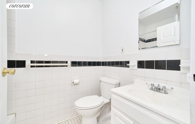 19 W 123 ST