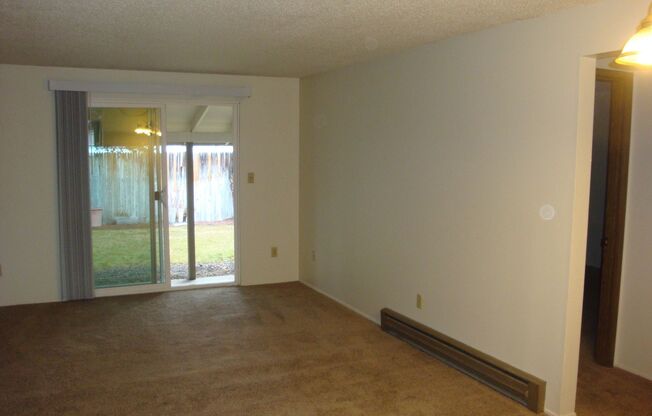 2 beds, 1 bath, 700 sqft, $1,150, Unit 228