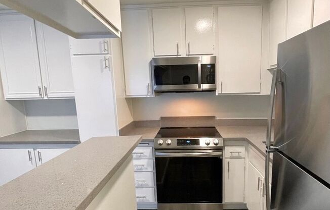 1 bed, 1 bath, $1,950, Unit 106