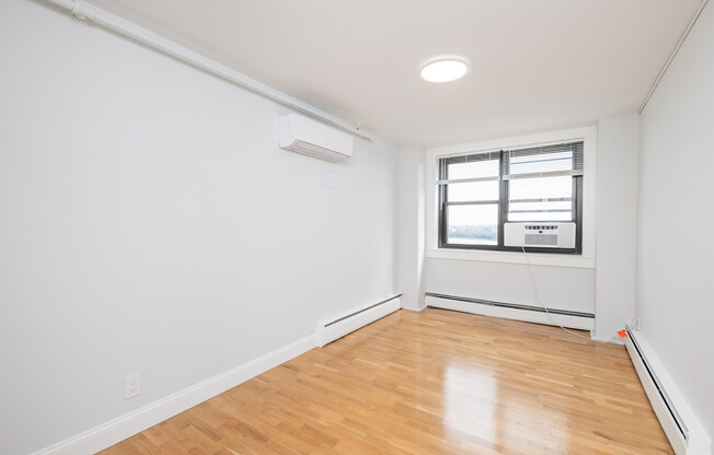 2 beds, 1 bath, 785 sqft, $3,750, Unit 18G