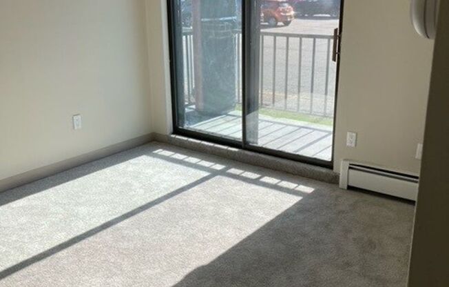 2 beds, 1 bath, 790 sqft, $2,500, Unit B101