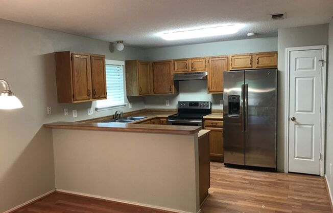 3 beds, 2 baths, $1,650