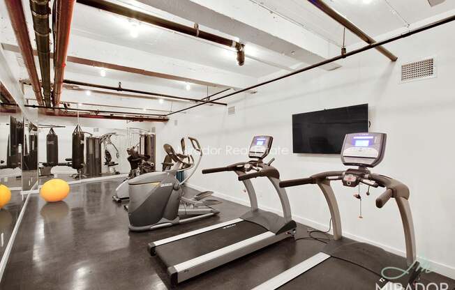 Studio, 1 bath, $4,100, Unit 2E