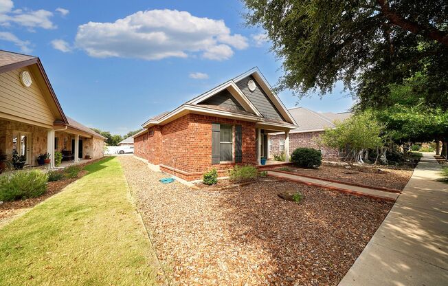 Charming Home in Cotton Crossing – Steps from Gruene and River Access - Realtor Commission: $350