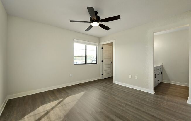 3 beds, 2.5 baths, $1,995, Unit 220 Sumac Rd