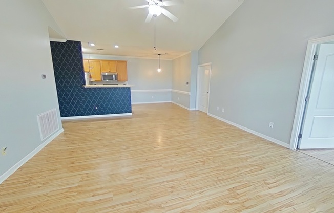 1324 Kershaw Loop 208