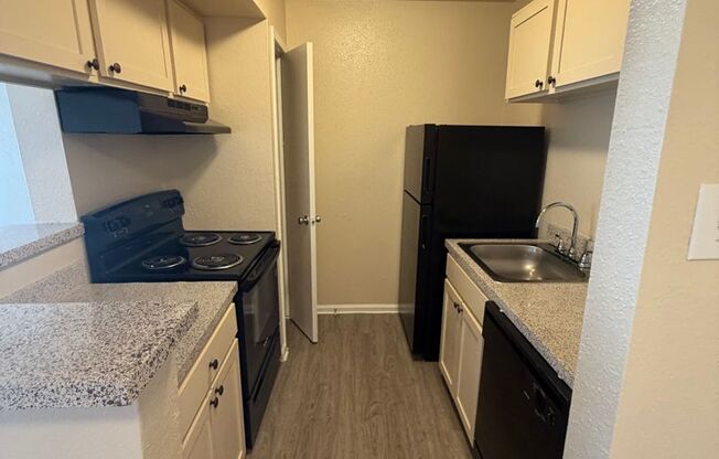 2 beds, 2 baths, 844 sqft, $1,155, Unit 216