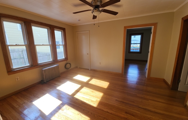 3 beds, 1 bath, 1,300 sqft, $1,900, Unit 1