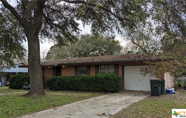 1437 HIGHLAND DR