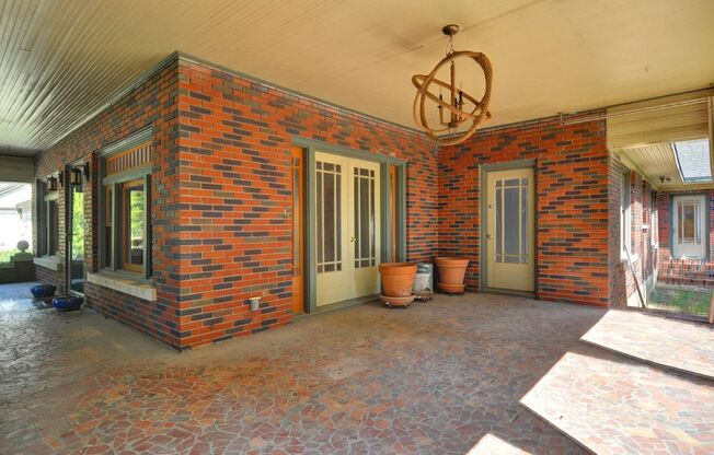 Beautiful Craftsman bungalow near TCU