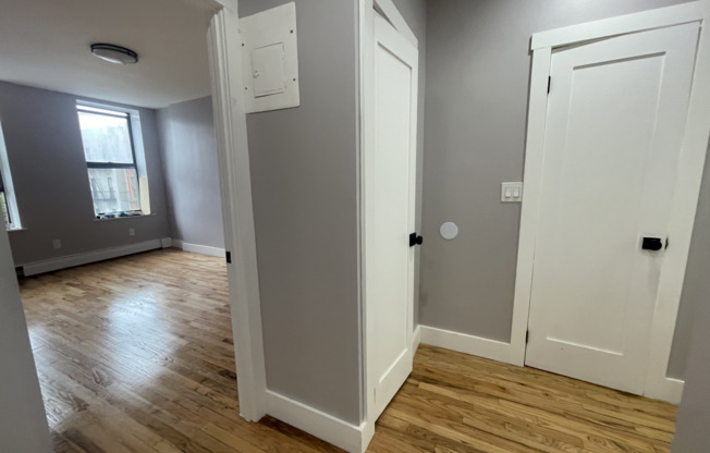 1 bed, 1 bath, $3,095, Unit 4E