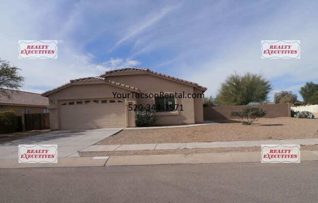 4 bedrooms with AC in the Camino Verde & Ajo area