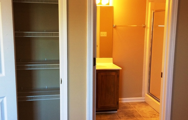 2 beds, 2 baths, 1,100 sqft, $875, Unit C6