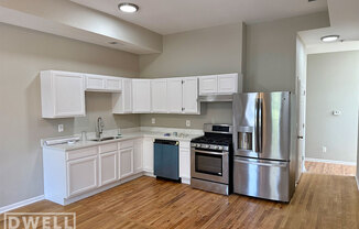 1013 W 19 ST